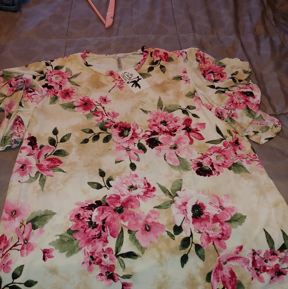 Floral top